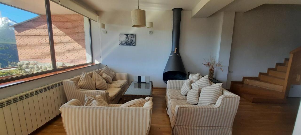 Chalet Marina 구다우리 외부 사진