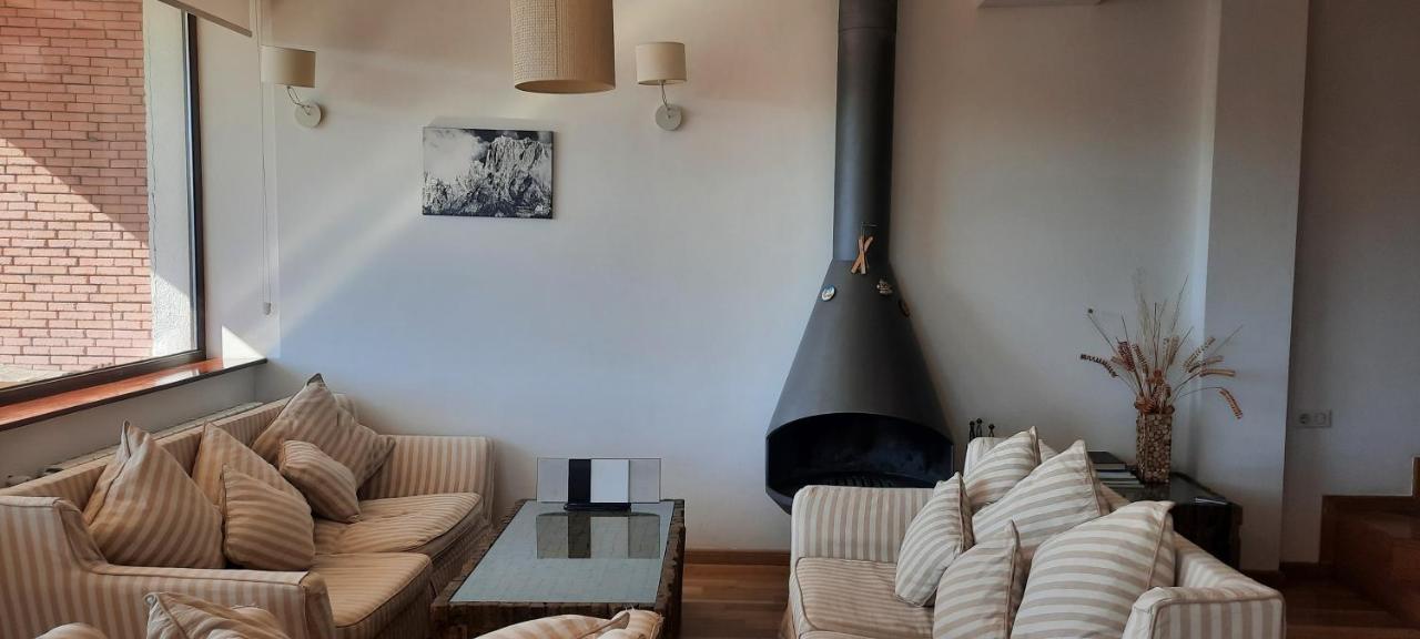 Chalet Marina 구다우리 외부 사진